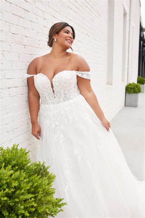 Stella York 7849: Designer's Top Wedding Choice?