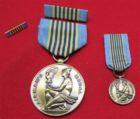 Stewarts Military Antiques Us Post Wwii Usaf Airman S Medal Set 35 00