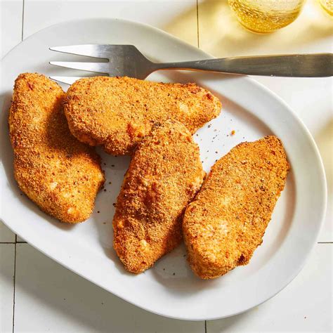 Supreme Crunch Breaded Chicken Breast 5 Oz Maple Leaf Healthcare Hospitality