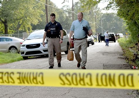 Suspect In Fatal Shooting Considered Armed And Dangerous Texarkana