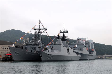 Taiwanese Navy Ships 1990