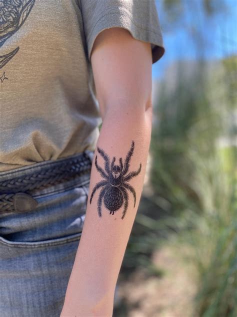 Tarantula Temporary Tattoo Spooky Spider Halloween Costume Realistic Black Ink