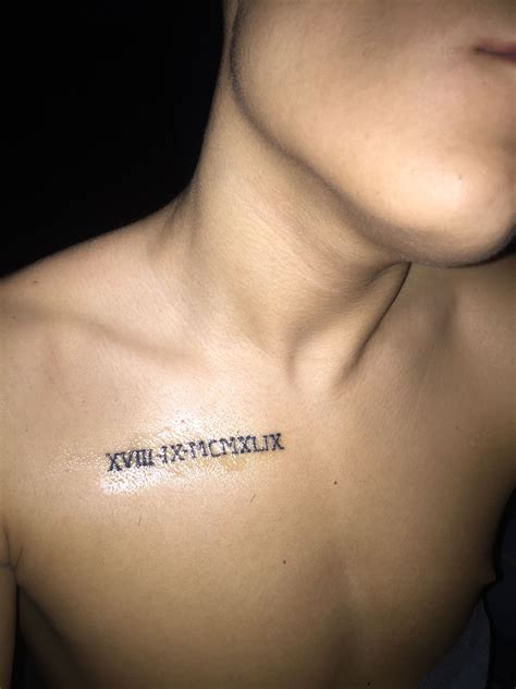 Tattoo On Chest Roman Numbers Tatuaje Fecha Tatuaje Del Cuello