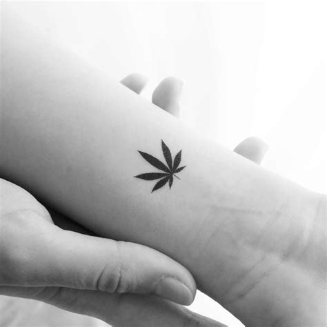 Tattoo Weed Leaf