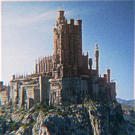 Ways To Explore The Red Keep