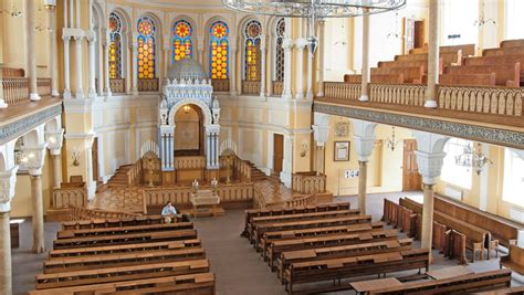 The Synagogue Practices In Judaism Gcse Religious Studies Revision Aqa Bbc Bitesize