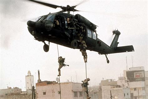The True Story Behind The Helicopter Crash In Black Hawk Down