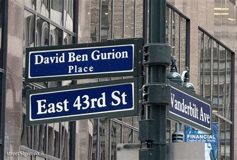 The Ultimate Street Signs Historical Sites And House Numbers Street Sign Sign S Details Key West Caroline Street