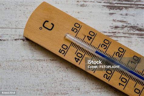 Thermometer 80 Degrees Stock Photo Download Image Now Celsius Climate Color Image Istock