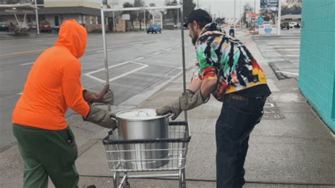 Tye Dye Cafe Other Redding Businesses Provide Free Meals To Those In Need