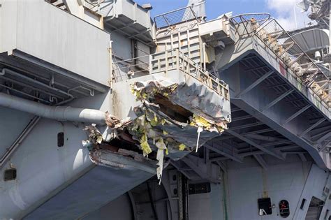 Uss Harry S Truman Cvn 75 Got Bumped Ugly
