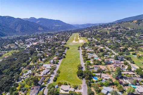 Valley Village Area Guide