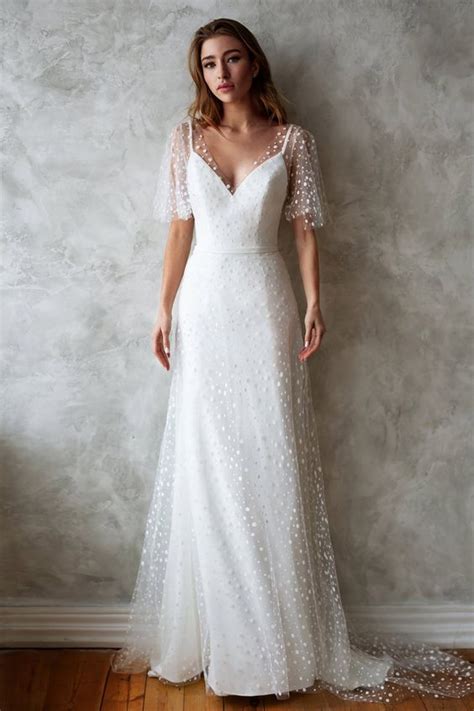 Wedding Dresses Short Sleeves: Chic Trends 2023