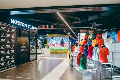 Weston Celebrates Its Roots With Flagship Store At Queensway