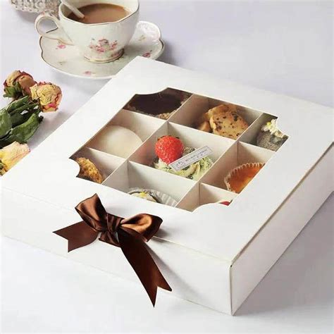 Wholesale Dessert Paper Box With 2 4 6 9 Dividers Cupcake Packaging