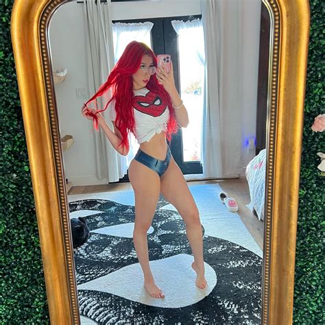 Zoey Di Giacomo Feet Zoey Di Giacomo Feet